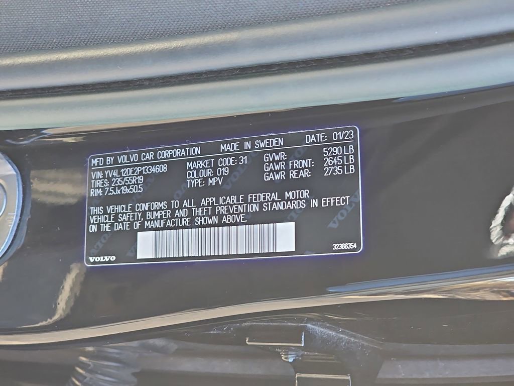 Used 2023 Volvo XC60 B5 Plus w/ Protection Package Premier image 40