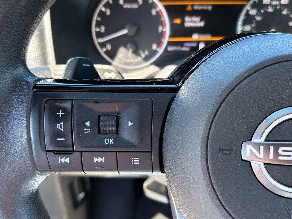 Used 2023 Nissan Rogue SV FWD image 20