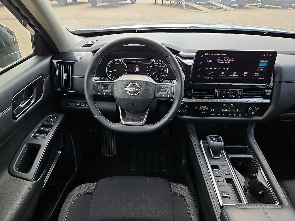 Used 2026 Nissan Pathfinder SV FWD image 11
