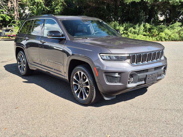 Certified 2022 Jeep Grand Cherokee Overland w/ Luxury Tech Group IV AWD/4WD image 3
