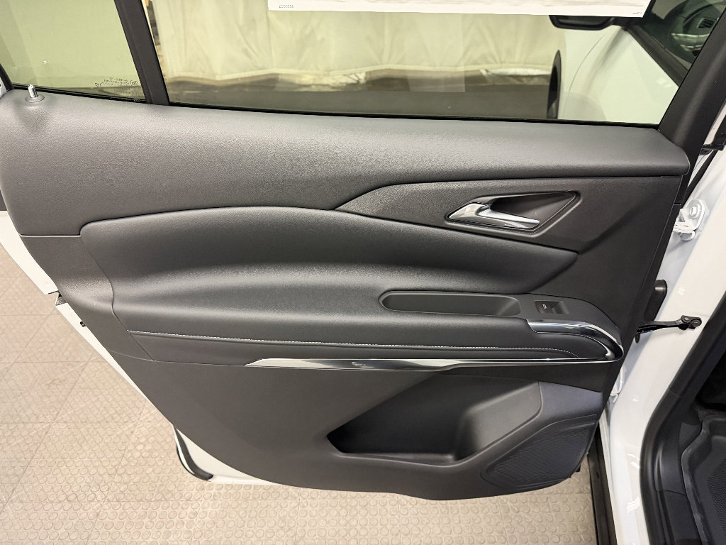 New 2026 Chevrolet Traverse LT w/ LPO, Floor Liner Package FWD image 19