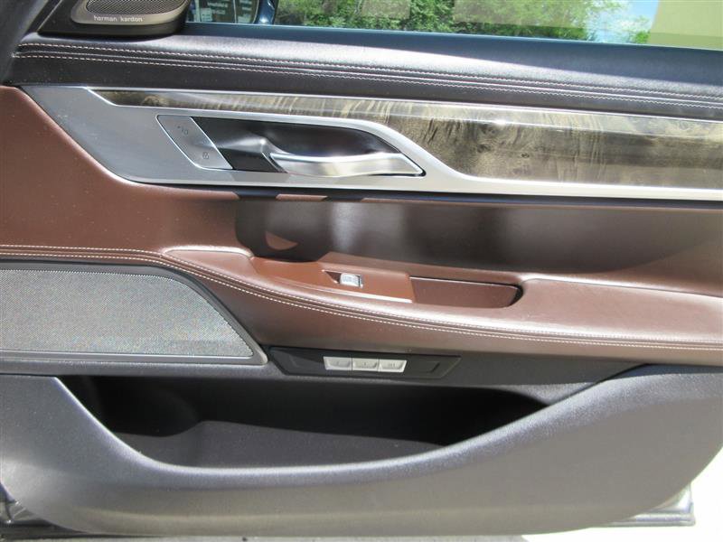 Used 2017 BMW 740i RWD image 31