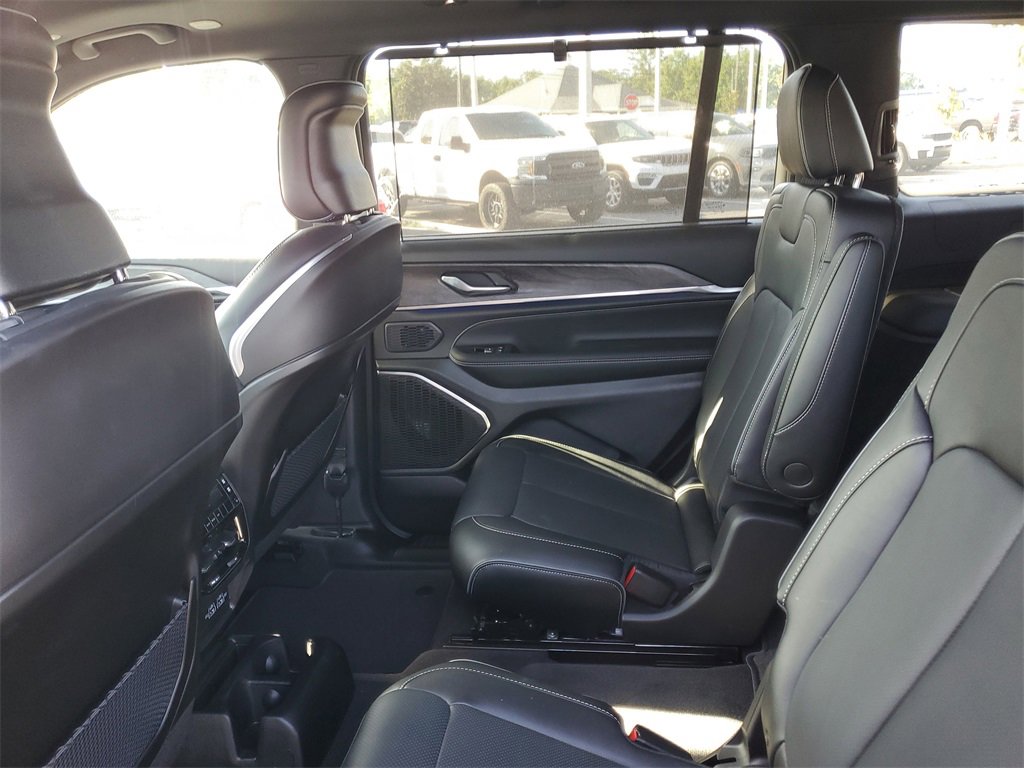 New 2025 Jeep Grand Cherokee L Overland w/ Advanced Protech Group III image 25