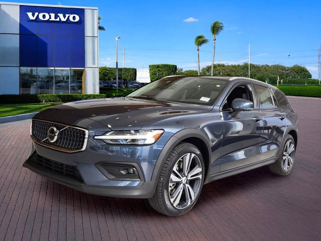 New 2026 Volvo V60 B5 Cross Country Plus w/ Protection Package Premier AWD/4WD image 3