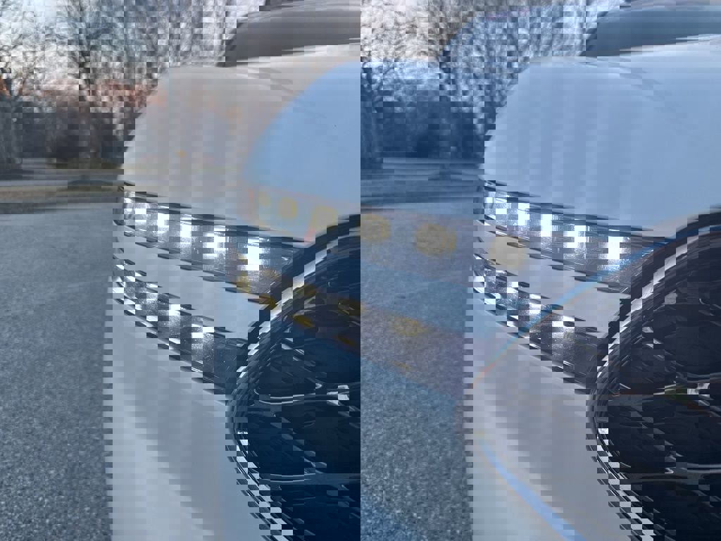 Used 2025 Genesis G90 3.5T image 40