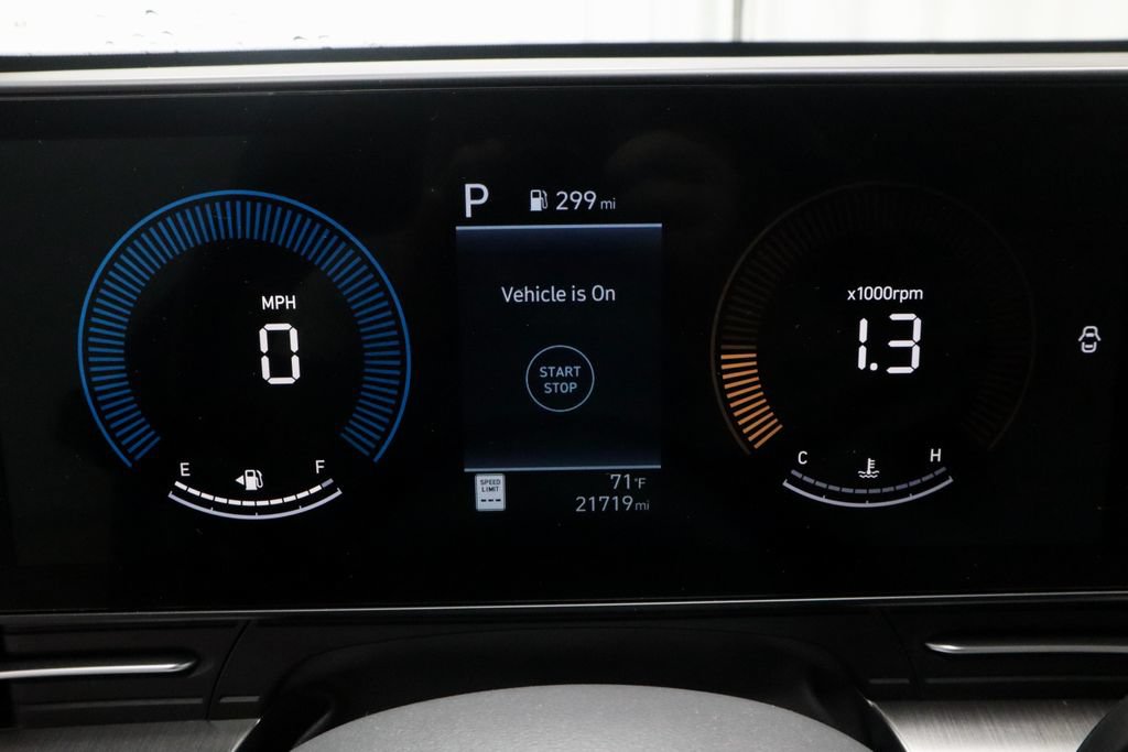 Certified 2025 Hyundai Kona SEL FWD image 27