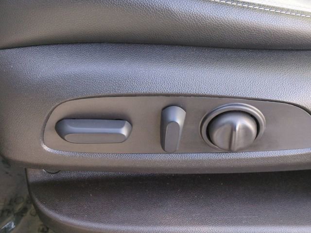 Used 2024 GMC Terrain SLT image 12