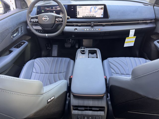 New 2025 Nissan Ariya Platinum image 31