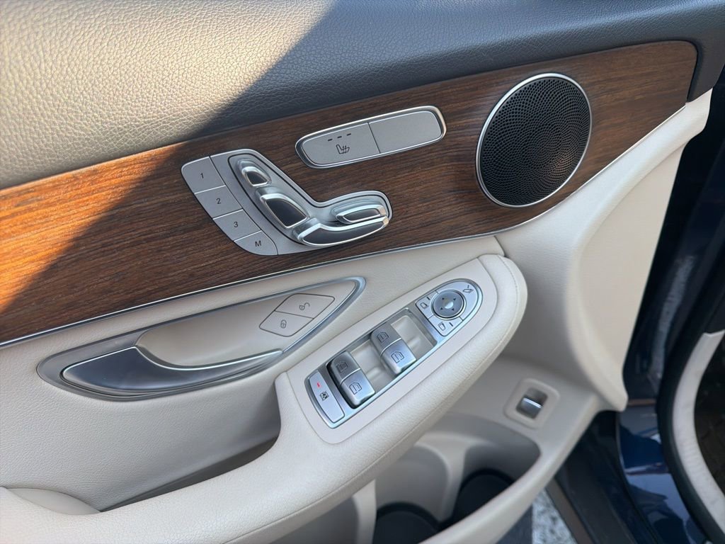 Used 2022 Mercedes-Benz GLC 300 4MATIC image 28