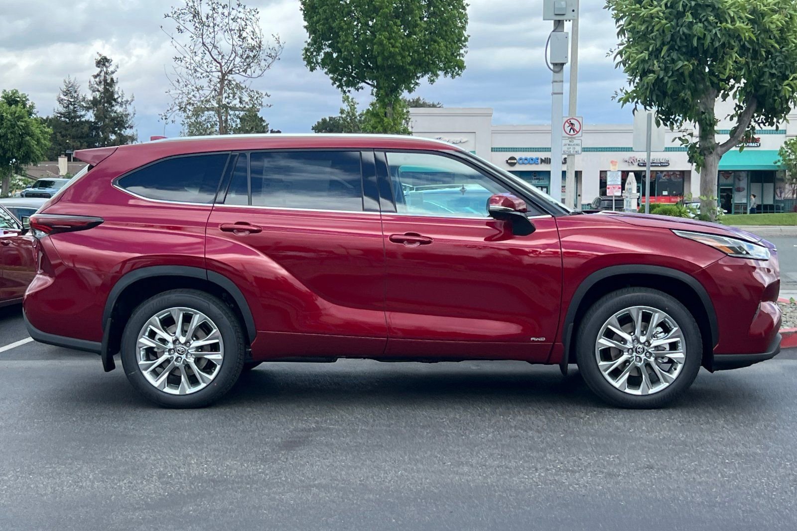 New 2026 Toyota Highlander Limited image 9