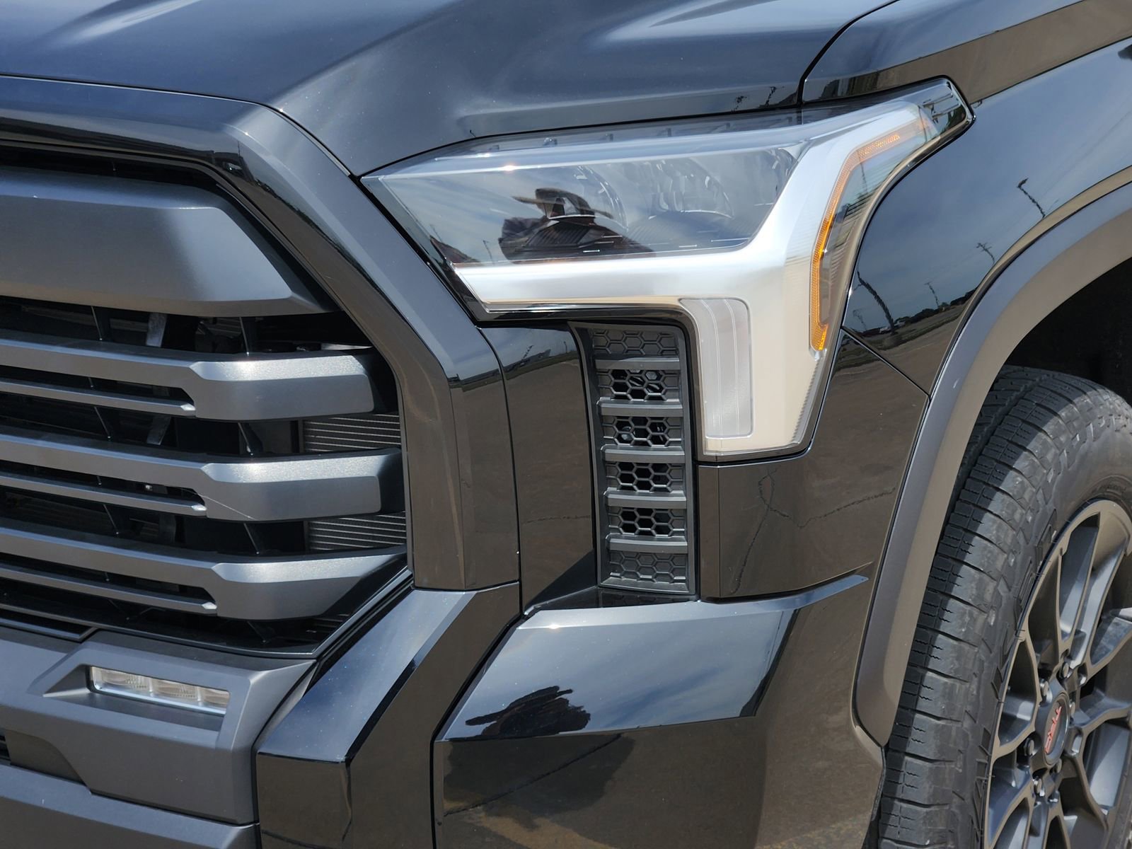 Used 2024 Toyota Tundra SR5 w/ SR5 Premium Package image 11