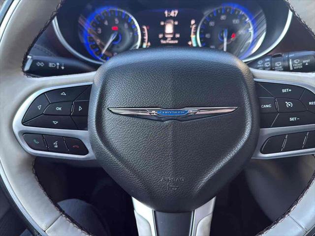 Used 2018 Chrysler Pacifica Limited image 20