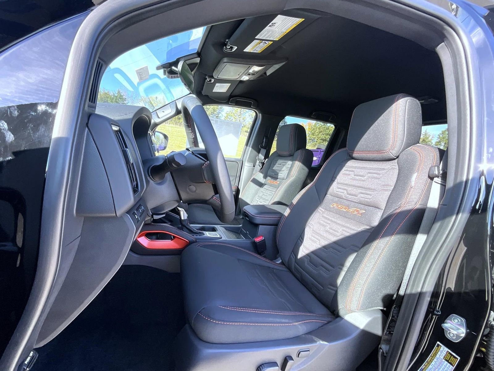 New 2026 Nissan Frontier PRO-4X w/ Pro-4x Convenience Package image 10