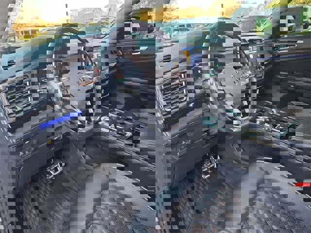 Used 2024 Volkswagen Atlas SEL Premium R-Line image 2