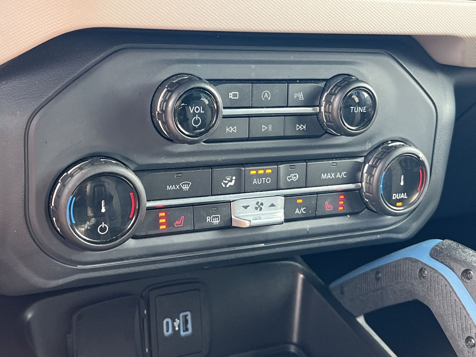 Used 2022 Ford Bronco Wildtrak AWD/4WD image 29