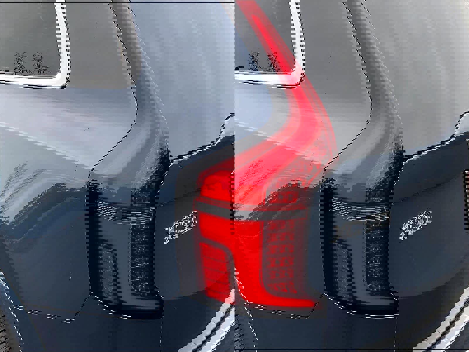 New 2026 Volvo XC90 B6 Plus w/ Protection Package Premier image 25