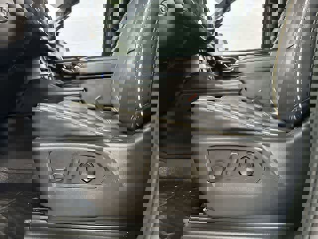 Used 2023 Chevrolet Suburban Premier image 27