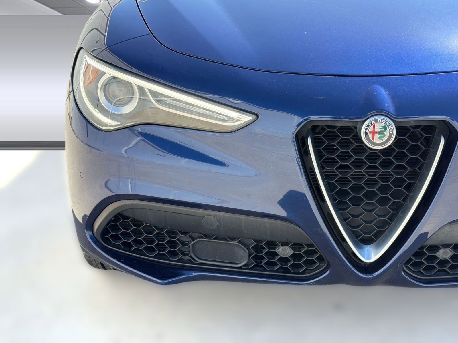 Used 2018 Alfa Romeo Stelvio Ti image 11