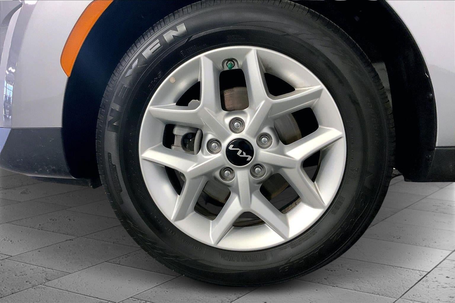 Certified 2025 Kia Soul LX FWD image 9