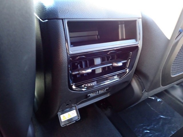 New 2025 Jeep Grand Cherokee Altitude image 13