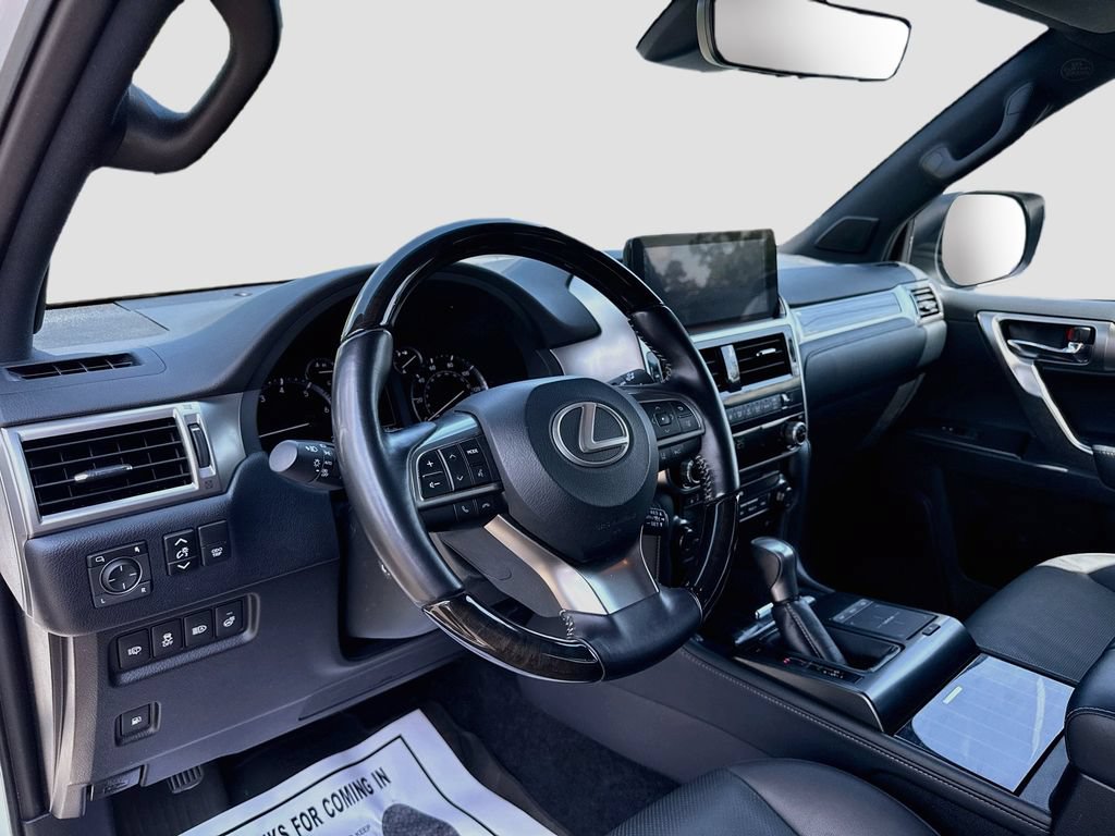Used 2023 Lexus GX 460 Premium w/ Premium Package AWD/4WD image 10