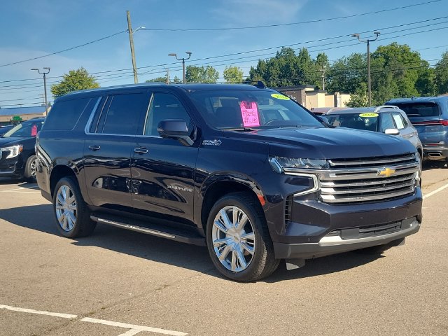 Used 2022 Chevrolet Suburban High Country AWD/4WD image 2