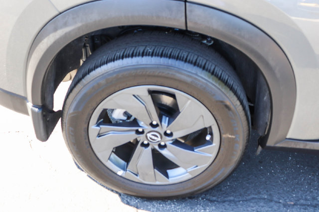 Used 2026 Nissan Rogue SV FWD image 8