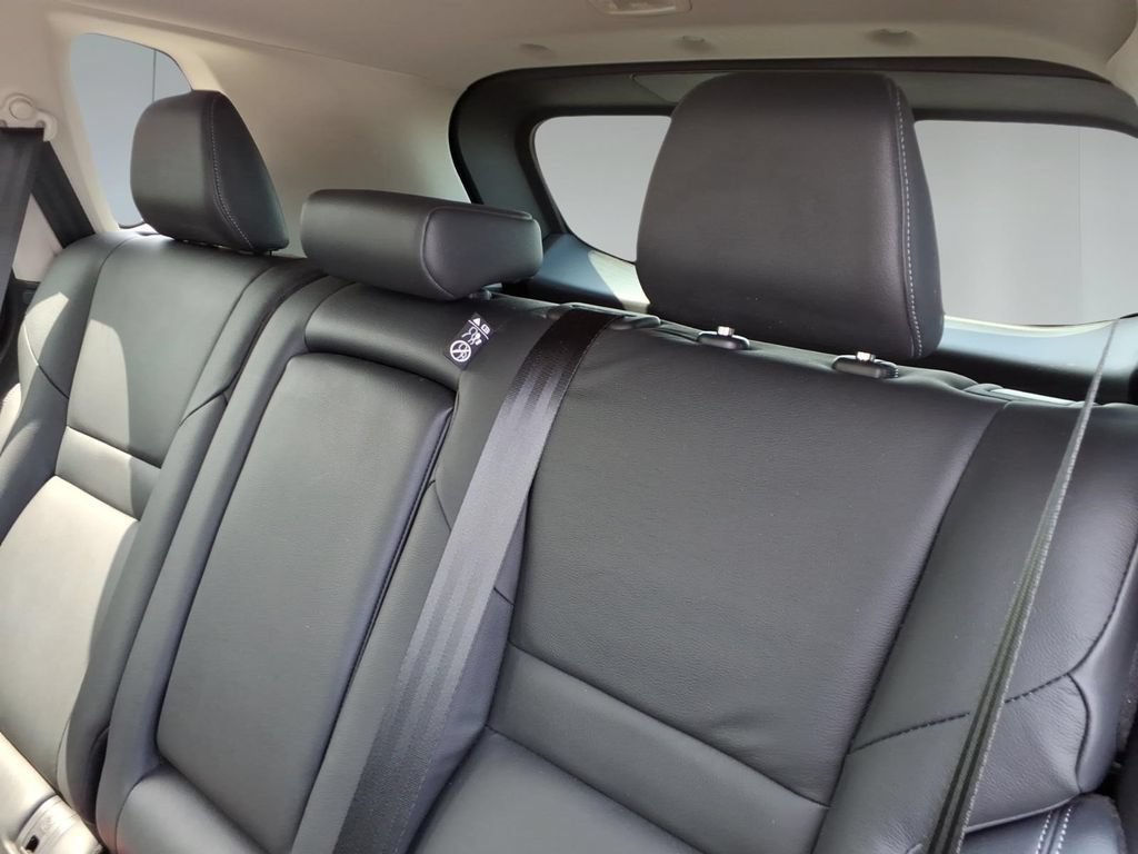 Used 2021 Nissan Rogue SL w/ Premium Package FWD image 12