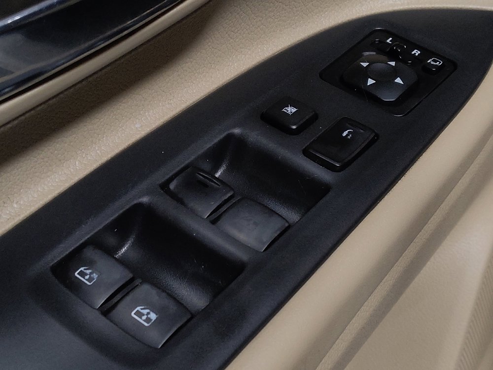 Used 2016 Mitsubishi Outlander SEL image 27