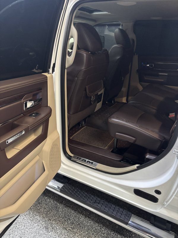 Used 2018 RAM 3500 Laramie Longhorn AWD/4WD image 12