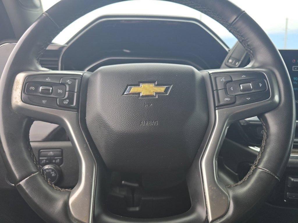 Used 2023 Chevrolet Silverado 1500 LT AWD/4WD image 25