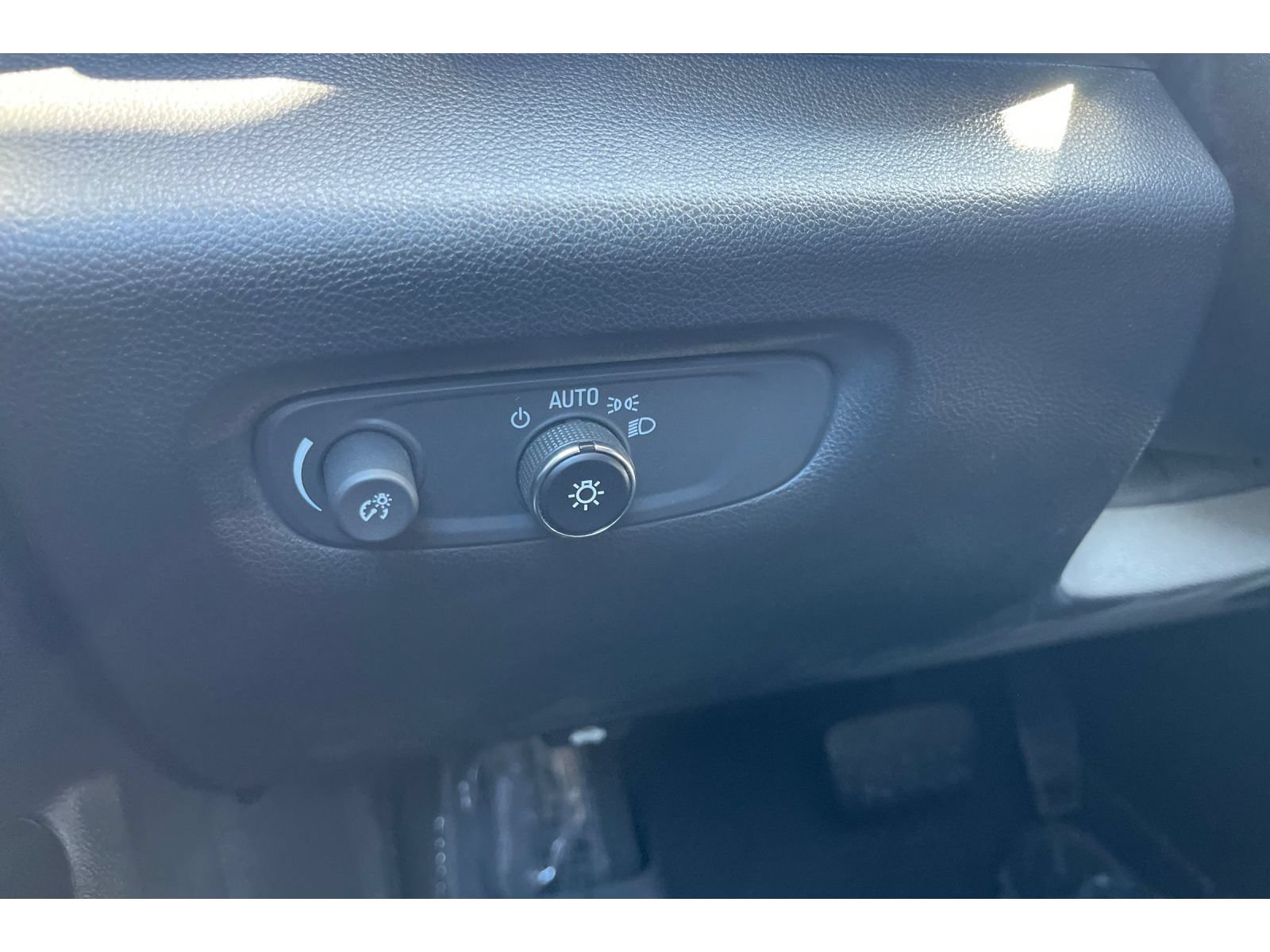 Used 2019 Chevrolet Traverse LS w/ LPO, Blackout Package FWD image 40
