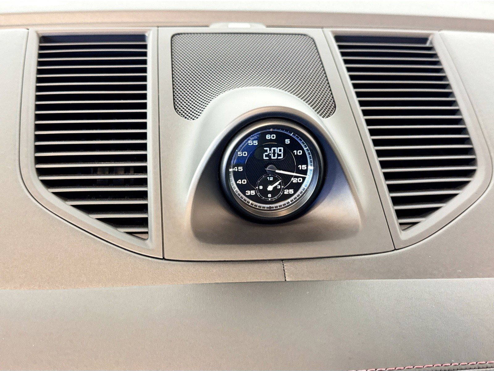 Certified 2023 Porsche Macan GTS image 30