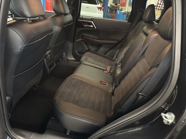 Used 2024 Mitsubishi Outlander SE image 22