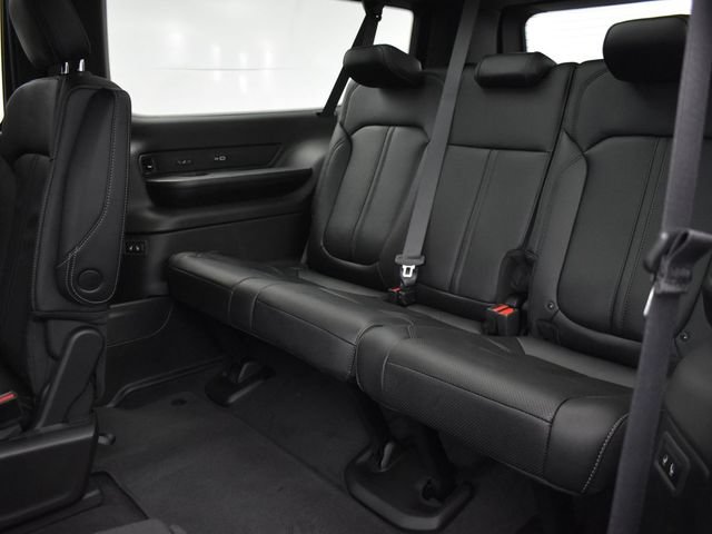 New 2023 Jeep Wagoneer L Series III w/ Premium Group I AWD/4WD image 15