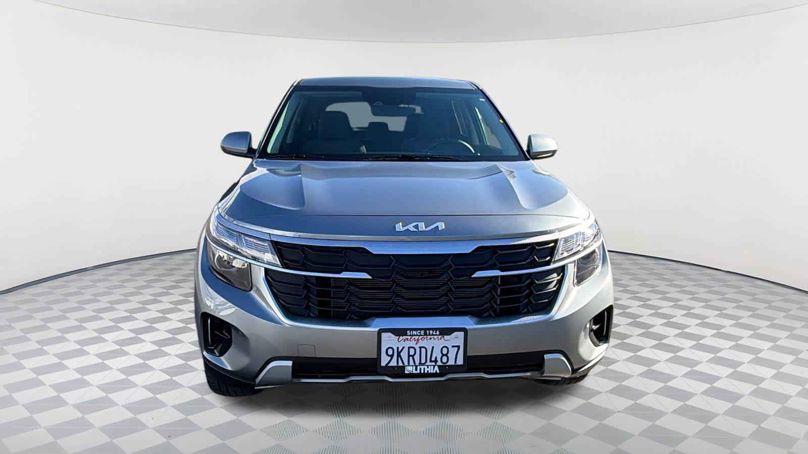 Used 2024 Kia Seltos LX AWD/4WD image 2