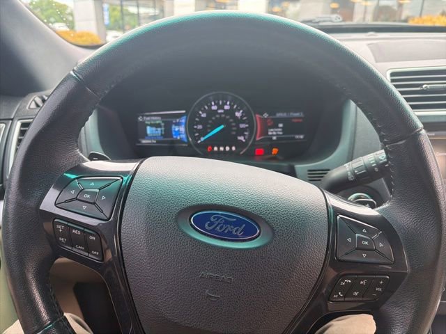Used 2016 Ford Explorer XLT w/ Equipment Group 202A FWD image 24