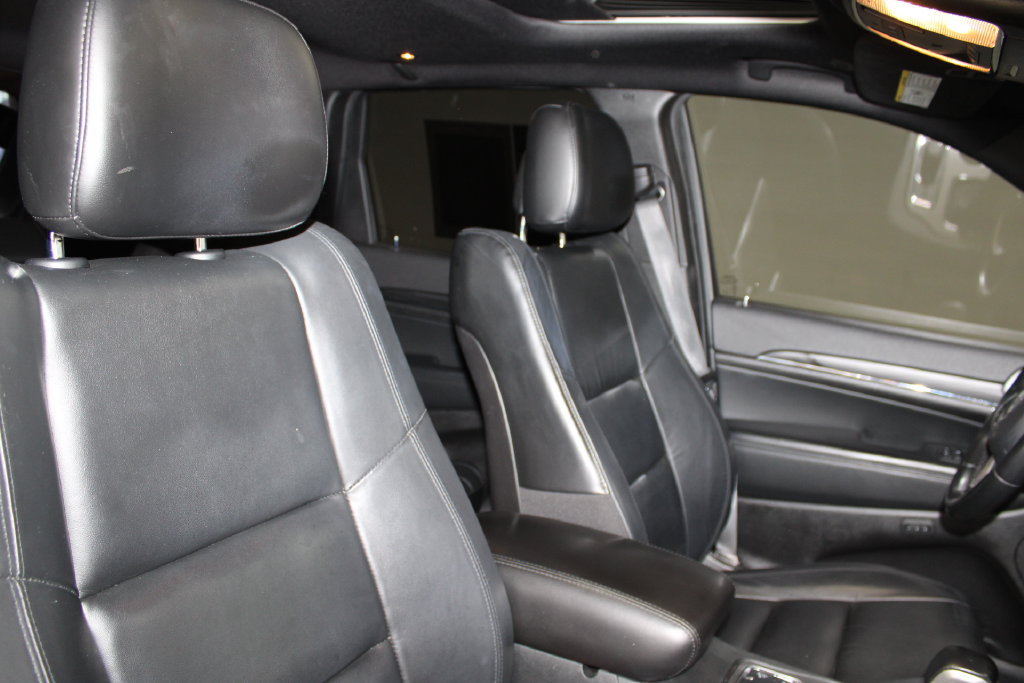 Used 2021 Jeep Grand Cherokee Limited AWD/4WD image 21