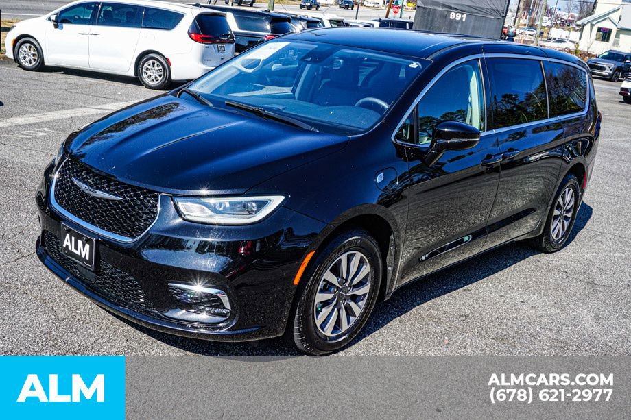 Used 2024 Chrysler Pacifica Select image 15