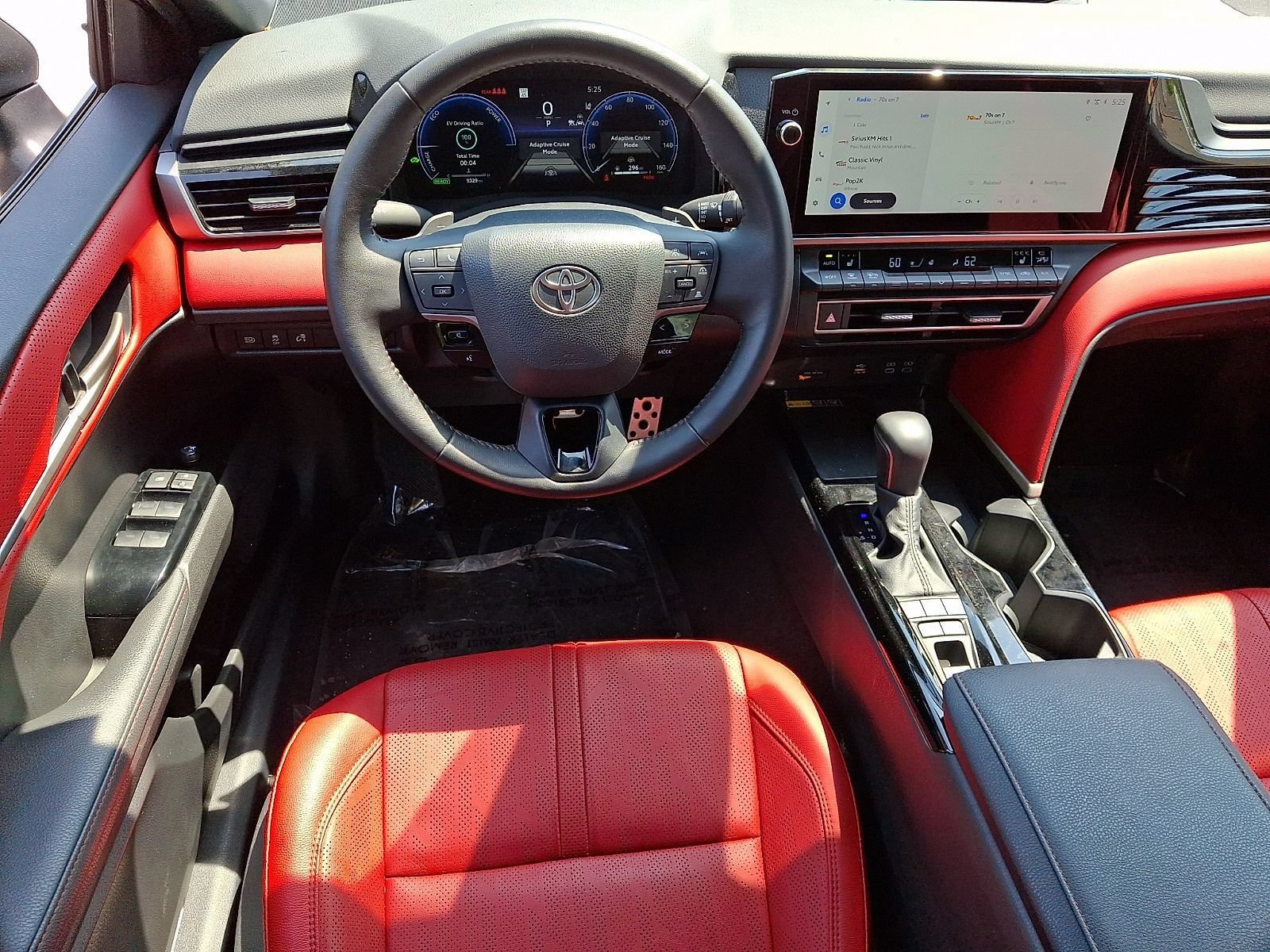 Used 2025 Toyota Camry XSE FWD image 11