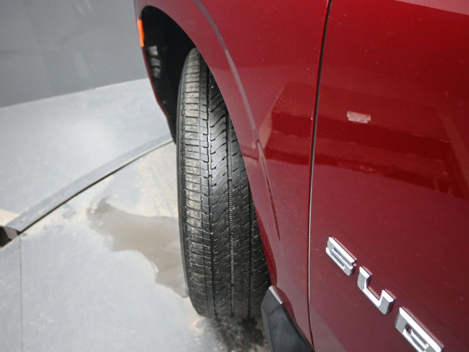 Used 2024 Chevrolet Suburban High Country image 5