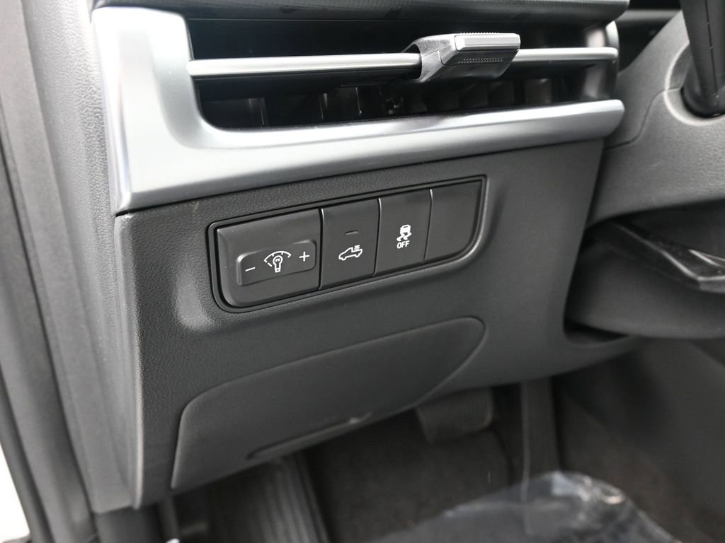 Certified 2026 Hyundai Santa Cruz SE image 24