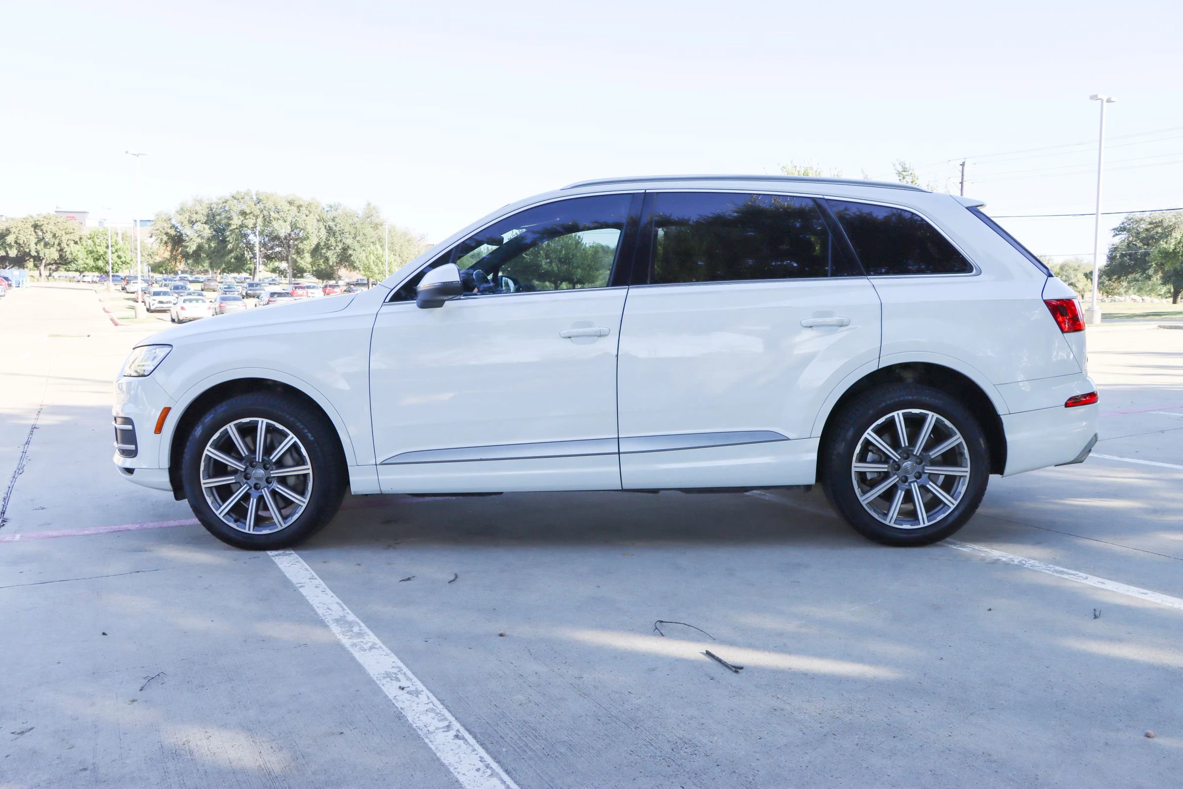 Used 2018 Audi Q7 3.0T Prestige w/ Prestige Package image 4