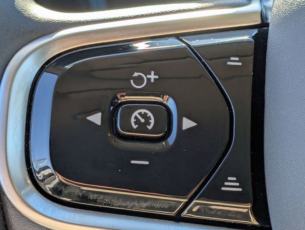 Used 2023 Volvo XC60 B6 Ultimate w/ Climate Package image 35