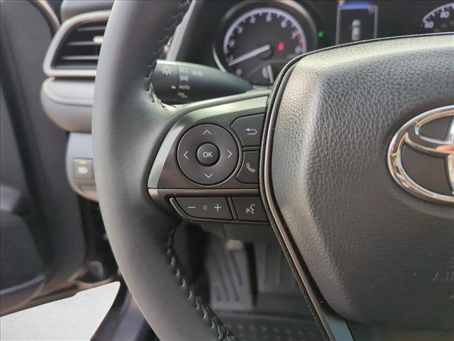 Used 2024 Toyota Camry SE w/ Convenience Package image 17