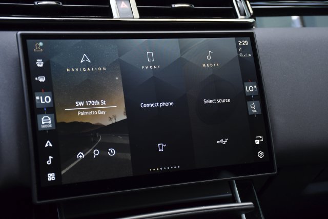 Used 2025 Land Rover Range Rover Velar Dynamic SE AWD/4WD image 14