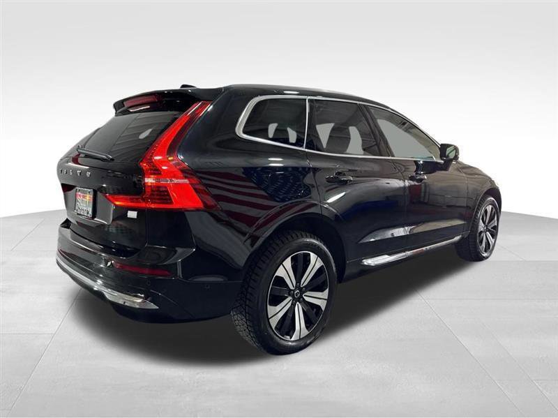 Used 2023 Volvo XC60 T8 Plus AWD/4WD image 5