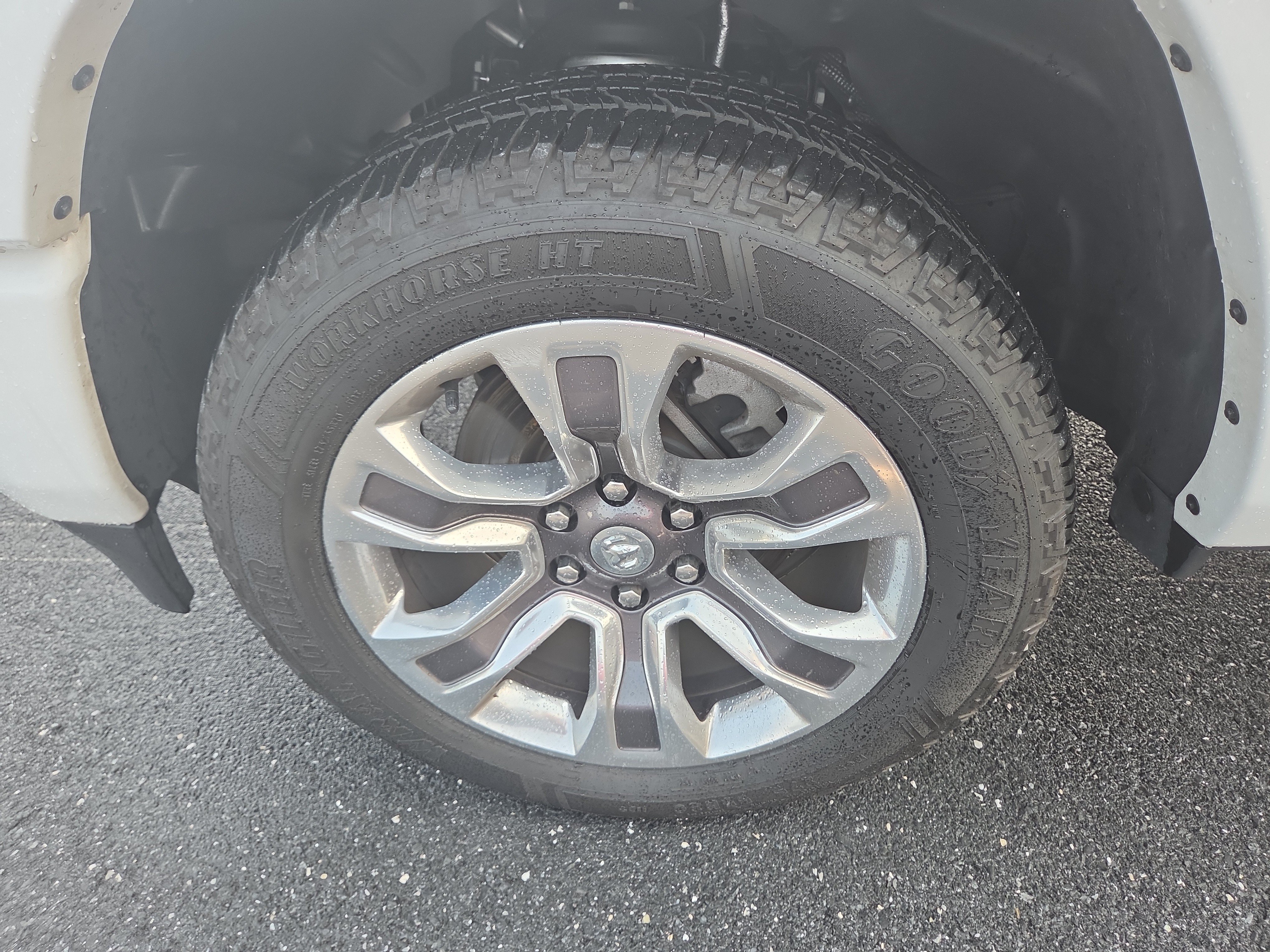 Used 2023 RAM 1500 Limited w/ Body Color Bumper Group AWD/4WD image 26