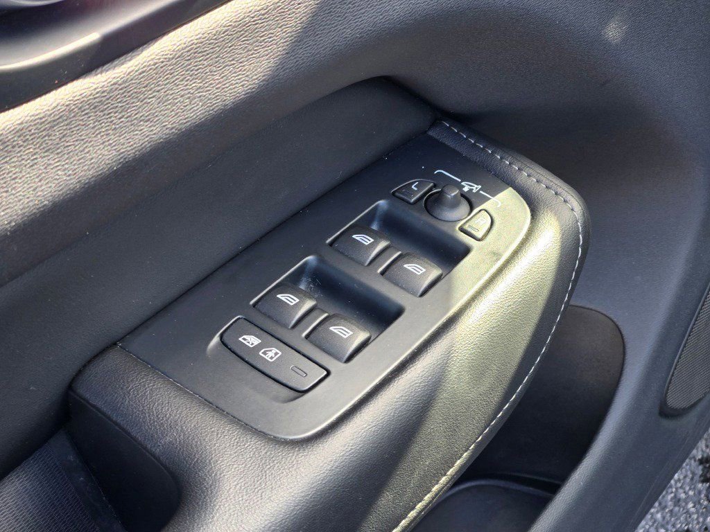 Used 2022 Volvo XC60 T8 Inscription w/ Advanced Package image 20