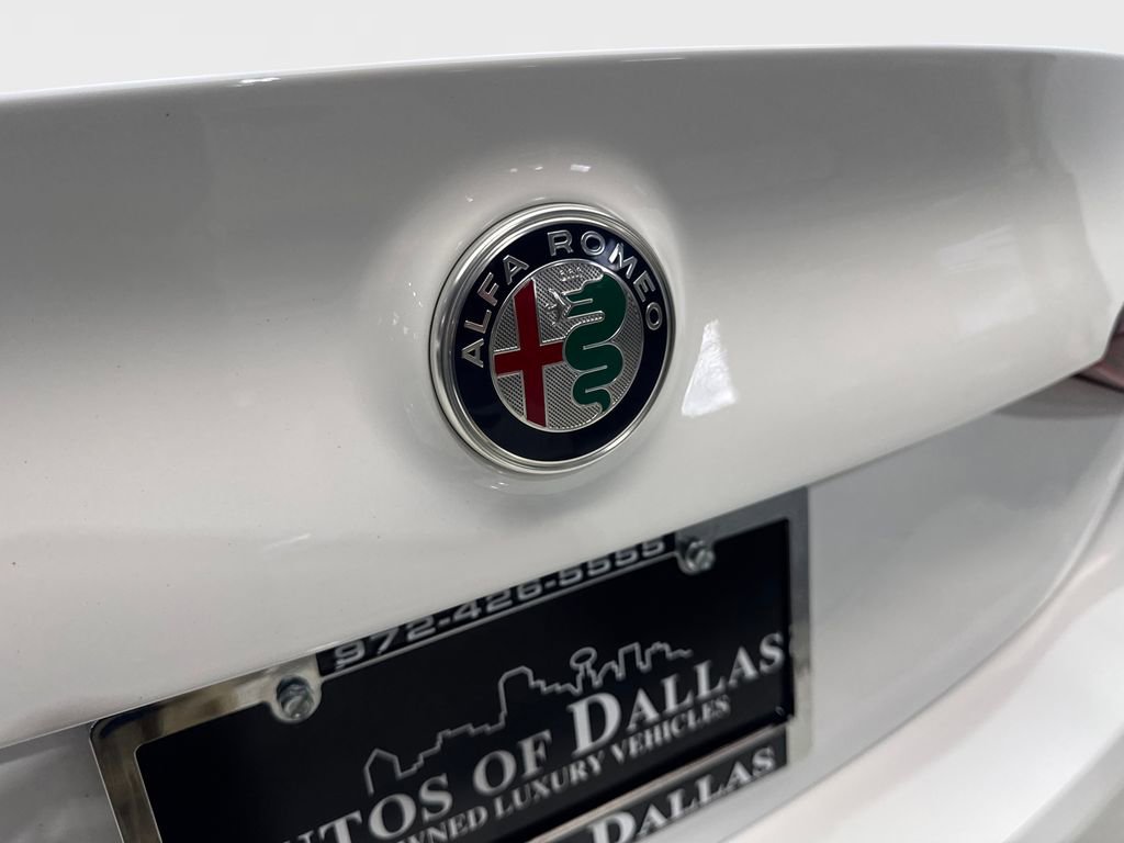 Used 2021 Alfa Romeo Giulia Ti w/ Nero Edizione RWD image 21